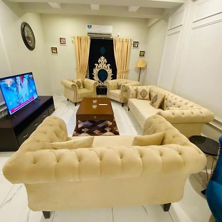 Holidazzle Serviced Apartments Bahria Town Rawalpindi Eksteriør billede