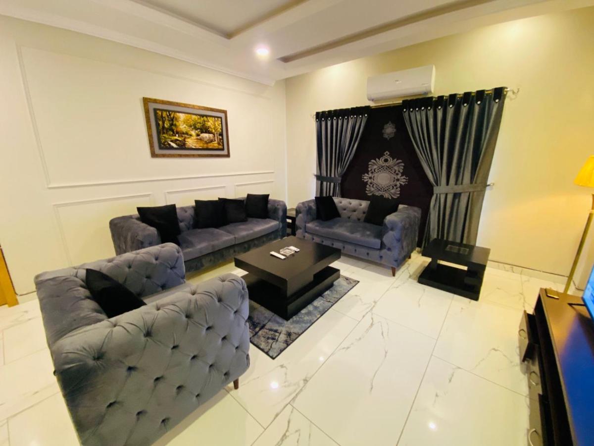 Holidazzle Serviced Apartments Bahria Town Rawalpindi Eksteriør billede