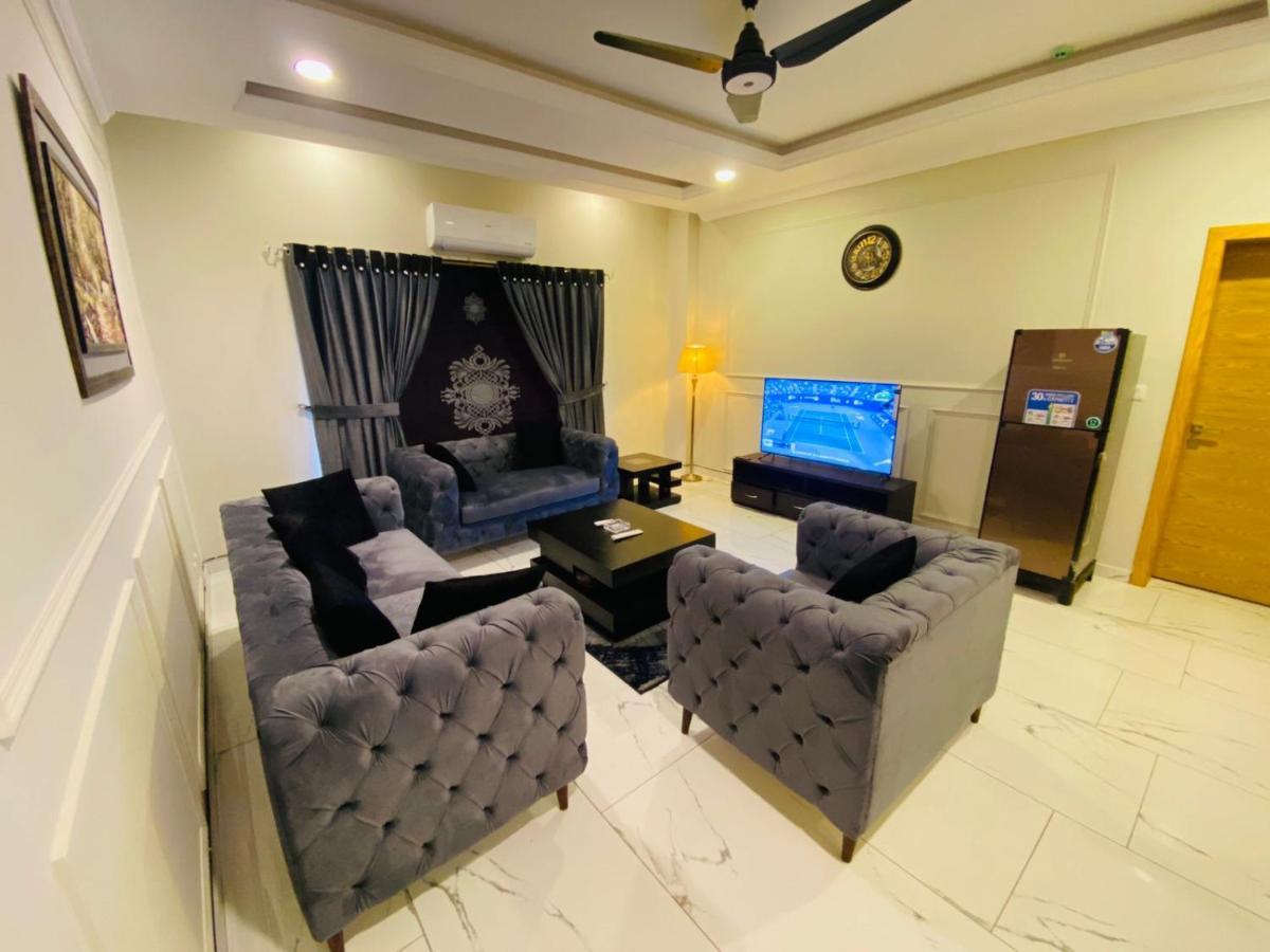 Holidazzle Serviced Apartments Bahria Town Rawalpindi Eksteriør billede