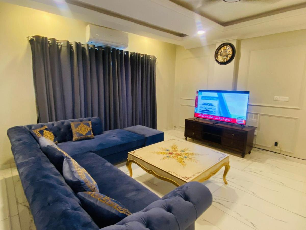 Holidazzle Serviced Apartments Bahria Town Rawalpindi Eksteriør billede