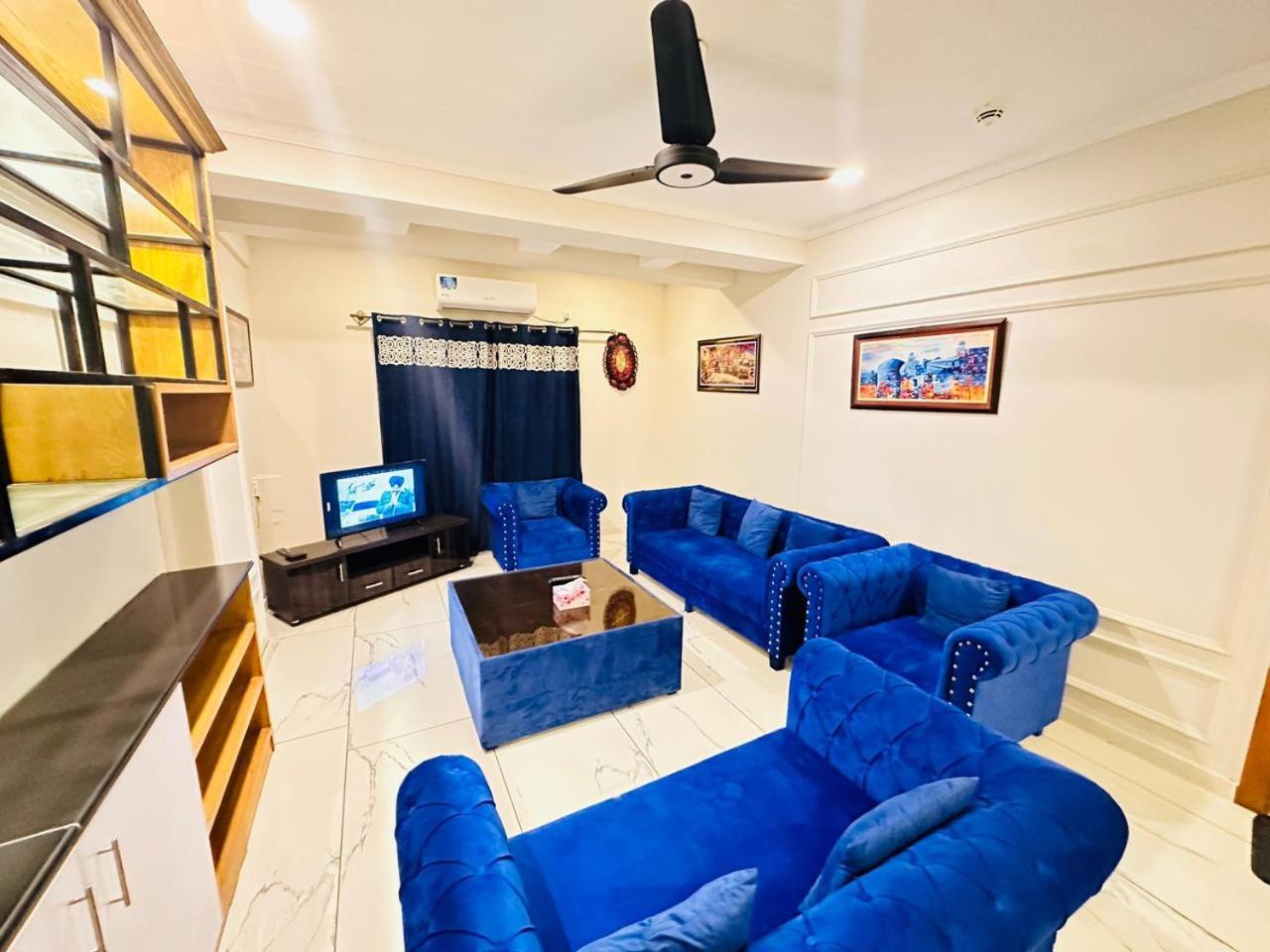 Holidazzle Serviced Apartments Bahria Town Rawalpindi Værelse billede