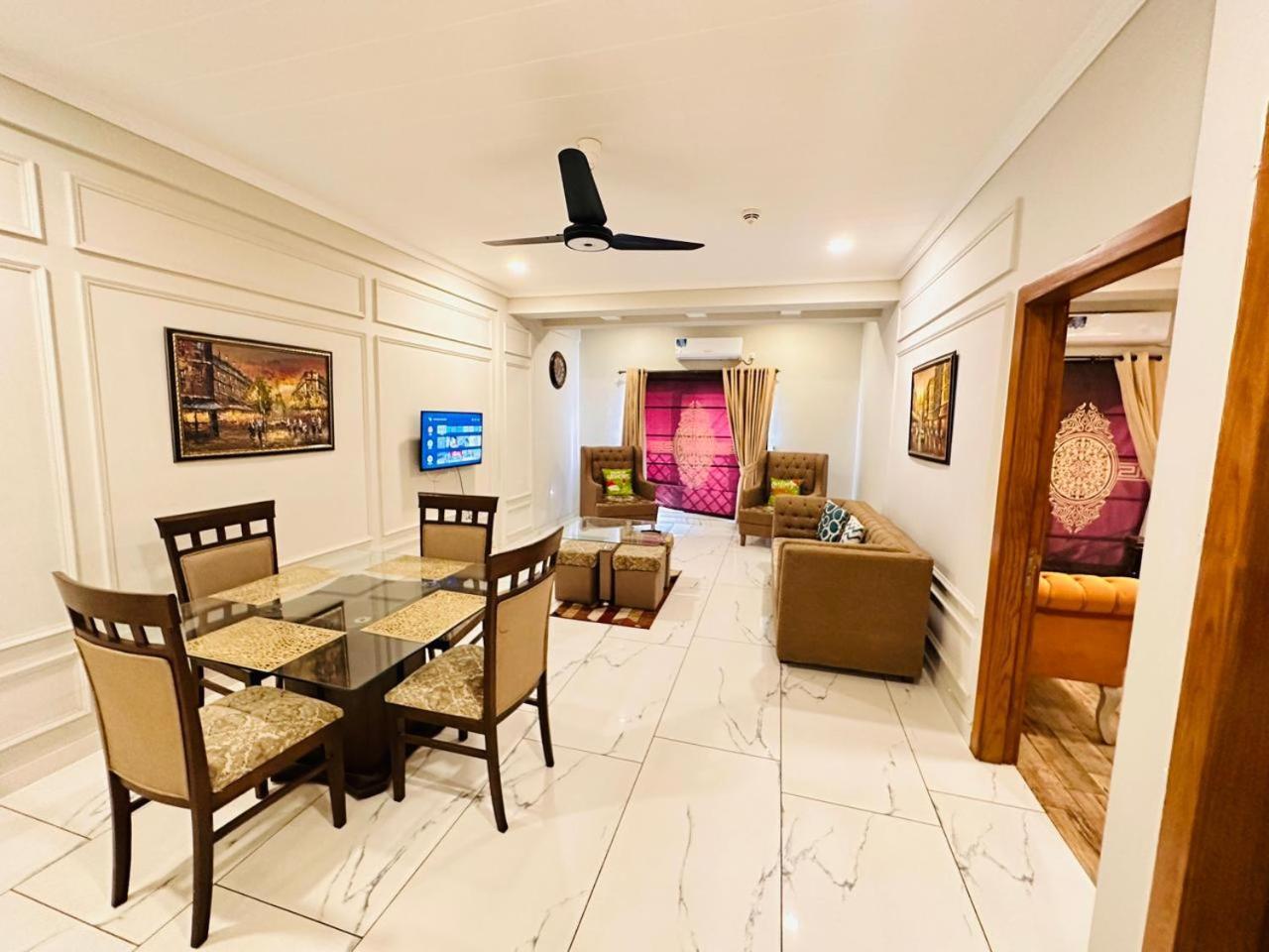 Holidazzle Serviced Apartments Bahria Town Rawalpindi Værelse billede